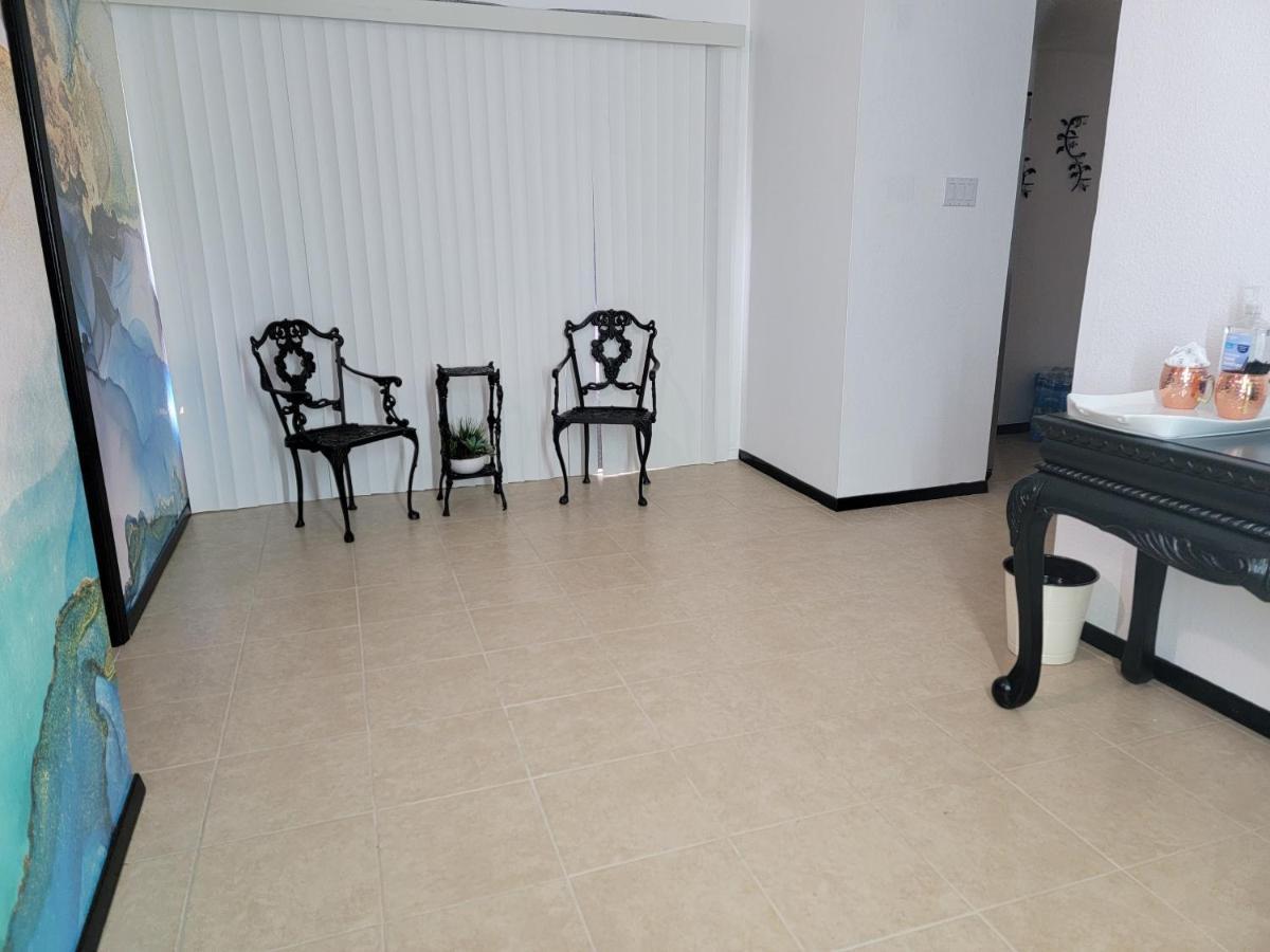 Orangewood & 51Ave Homestay - Not A Hotel غلينديل، كاليفورنيا المظهر الخارجي الصورة