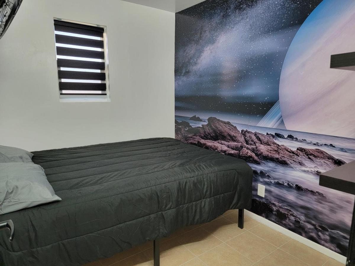 Orangewood & 51Ave Homestay - Not A Hotel غلينديل، كاليفورنيا المظهر الخارجي الصورة